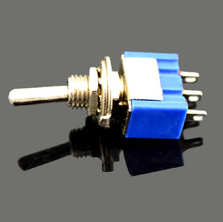 Firgelli Robots Toggle Switch: 3-Pin / SPDT / 6A